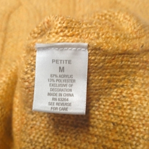 Dress Barn short sleeve sweater, golden yellow in color. Soft soft material - Picture 6 of 8